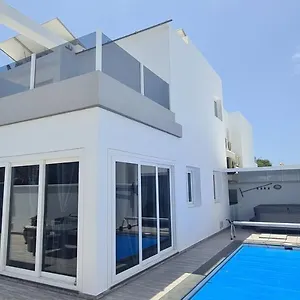 luxury-villa-zen.puertodelcarmen-hotels.org/